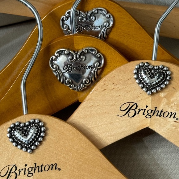 Brighton Accessories - Brighton Wooden Hangers set of 6